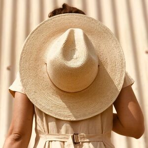 Like-New Handwoven West Perro Desert Dome Hat — Size 57